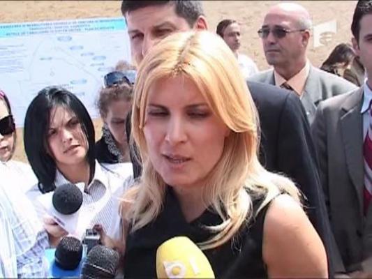 Elena Udrea le da sfaturi bugetarilor