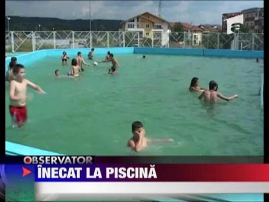 Un copil de 14 ani a murit inecat la piscina