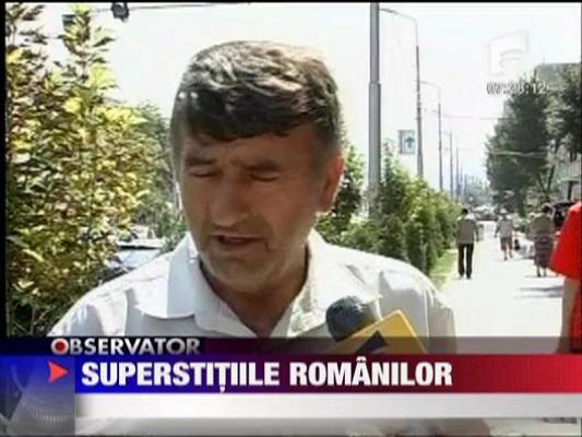 Studiu: 40% dintre romani cred in superstitii