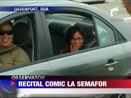 Recital comic la semafor