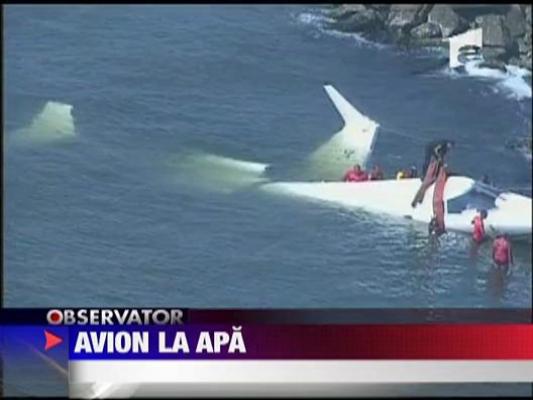 Avion la apa