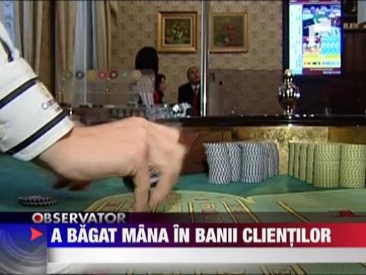 A bagat mana in banii clientilor