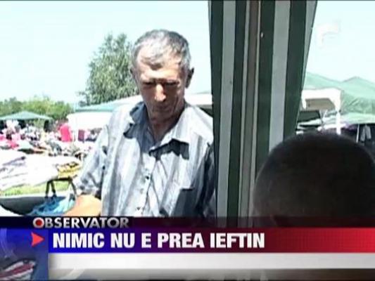 Nu mai sunt bani nici macar pentru haine la second hand!