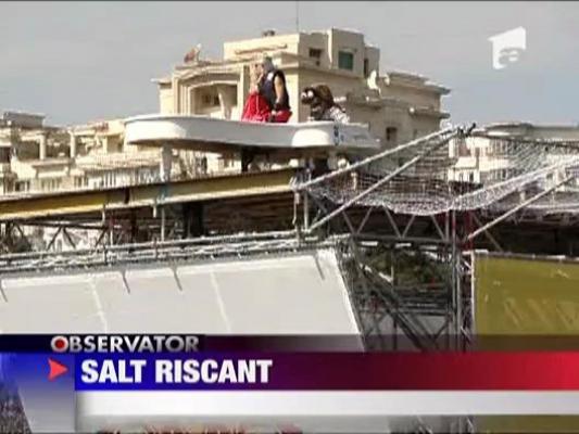 Accident grav la competitia de sarituri in apa cu aparate de zbor neconventionale