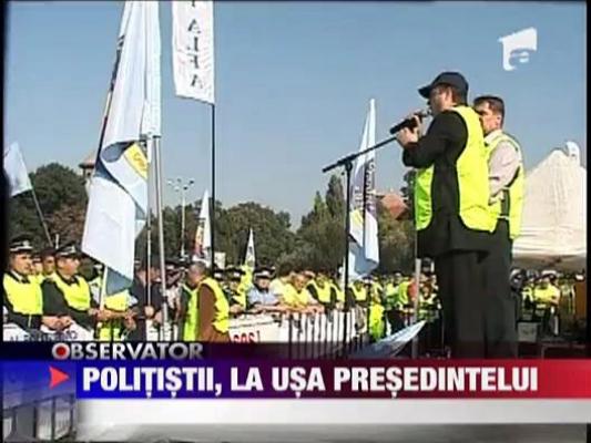 Politistii, la usa presedintelui
