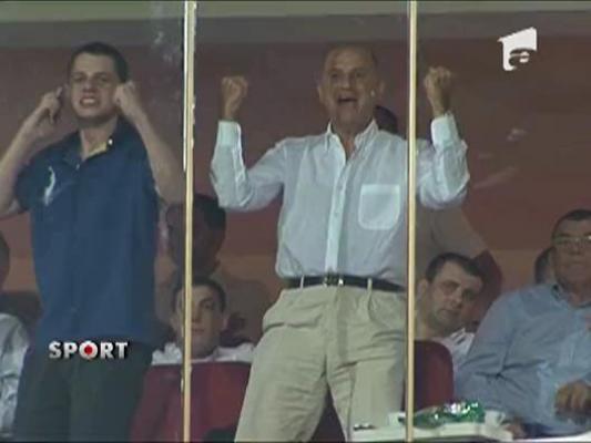 Razboi total intre Copos si Becali