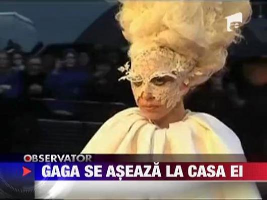 Lady Gaga se aseaza la casa ei