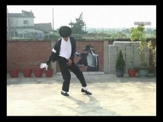 Michael Jackson, sperietoare de ciori