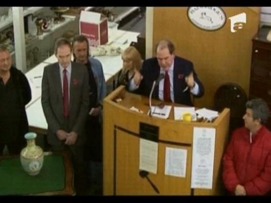 O vaza invechita i-a imbogatit