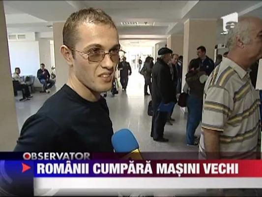 Romanii cumpara masini vechi