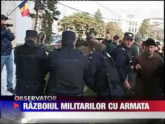 Razboiul militarilor cu Armata