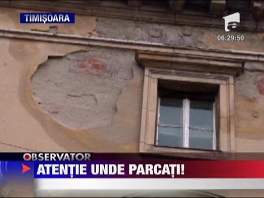 Autoturism de lux acoperit de moloz in Timisoara