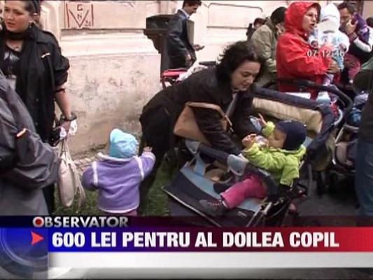 Mamele care au al doilea copil in perioada de concediu maternal primesc inca 600 de lei de la stat.