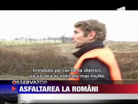 In Romania se asfalteaza un drum national cu picioarele, la propriu