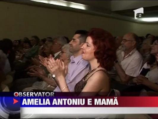 UPDATE / Soprana Amelia Antoniu a devenit mama