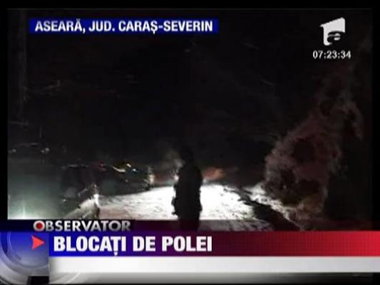 5 masini si un camion au fost implicate intr-un accident in lant din cauza poleiului