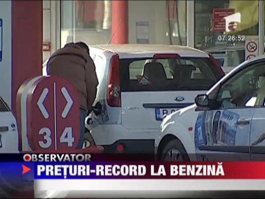 Pretul benzinei a atins niveluri record in toata lumea