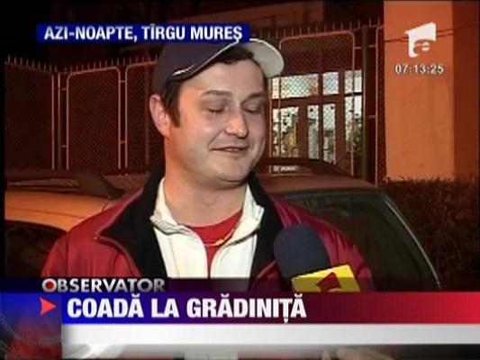 Noaptea la coada pentru gradinita