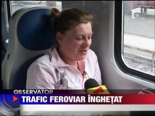 UPDATE / Angajatii CFR au oprit trenurile pentru doua ore