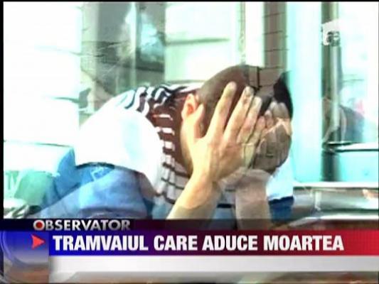 Tramvai deraiat la Iasi, un mort, mai multe persoane ranite