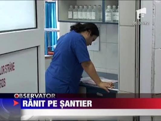 Muncitor ranit pe santier