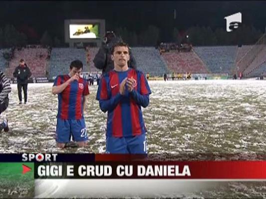 Gigi Becali face educatie sexuala cu stelistii