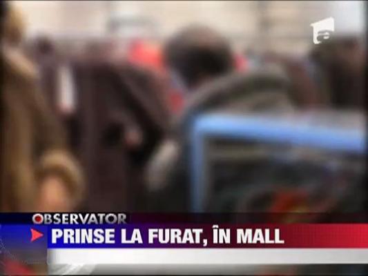 Tinere prinste la furat, in Mall