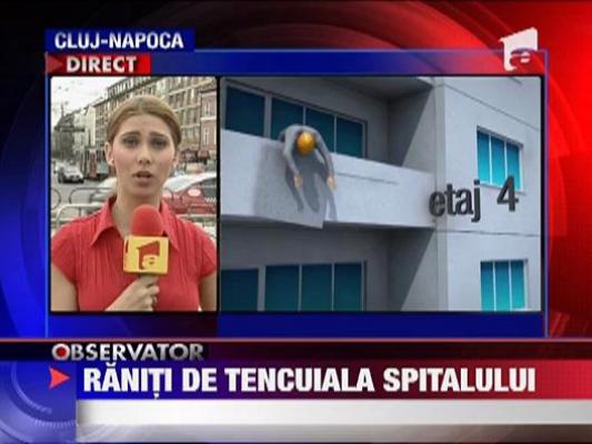 Muncitori internati dupa ce o bucata de beton a picat peste ei