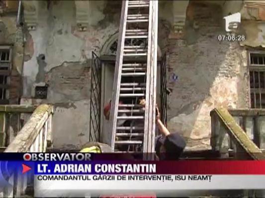 Conac boieresc in flacari