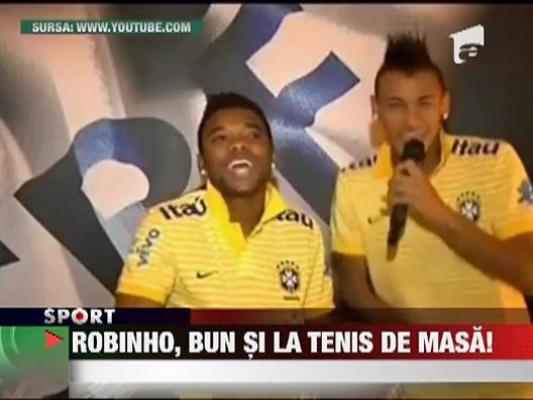 Robinho e bun si la tenis de masa