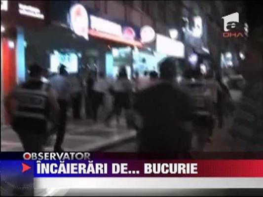 Bastoane si incaierari de... bucurie