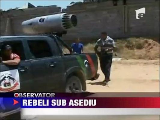 Rebeli sub asediu