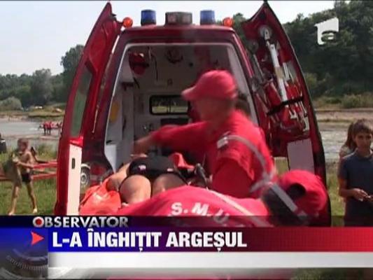 Un tanar de 23 de ani a fost inghitit de apele Argesului