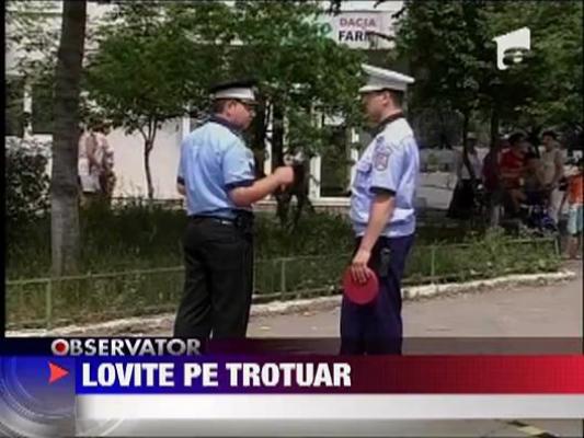 Un barbat din Iasi a intrat in plin in doua fete cu masina