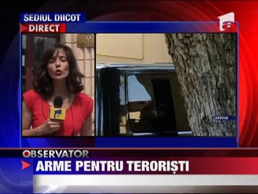 Patru barbati care livrau arme catre teroristi au fost arestati