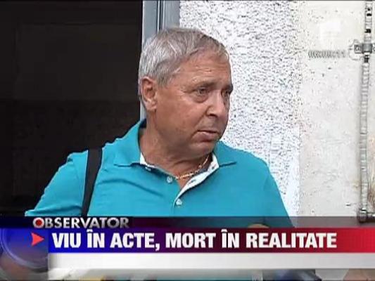 Si-a tinut tatal mort in casa pentru pensie