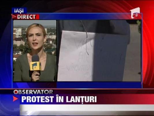 Protest in lanturi, in fata primariei dintr-o comuna nemteana