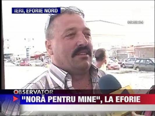 Caravana "Nora pentru Mine" pe plaja din Eforie Nord