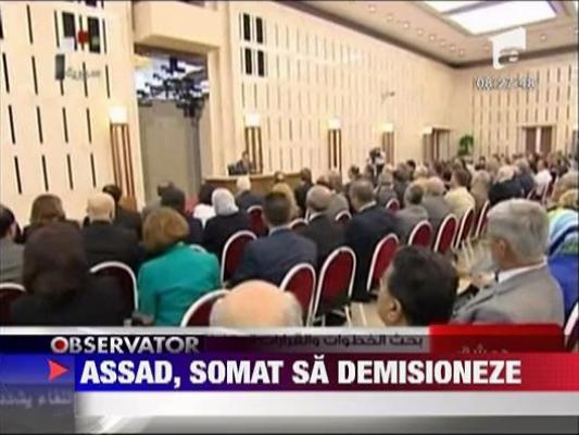 Assad, somat sa demisioneze