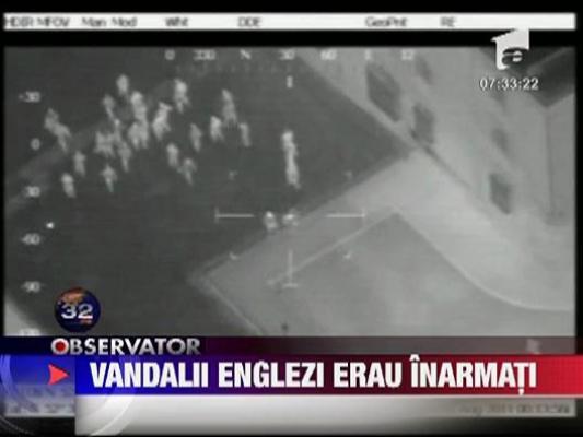 Huliganii englezi au tras focuri de arma asupra unor politisti dezarmati
