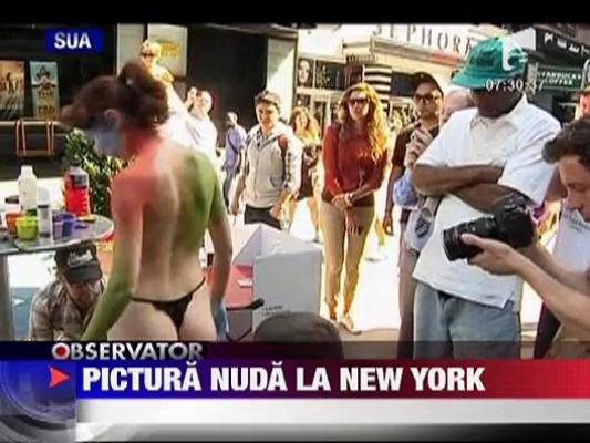 Pictura nud in piata centrala din New York