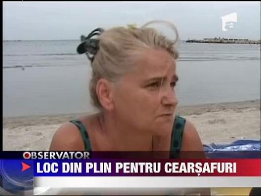 Apa s-a retras cu aproximativ 6 metri pe litoral