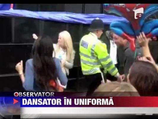 Politist dansator in Londra