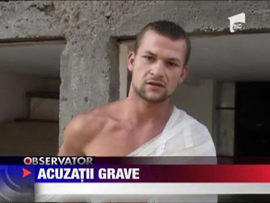 Ii acuza pe medici ca l-au fi externat inainte ca ranile sa i se vindece