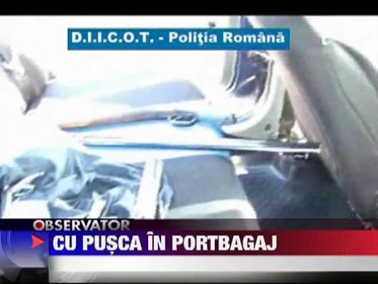 Contrabandisti de arme prinsi de politisti