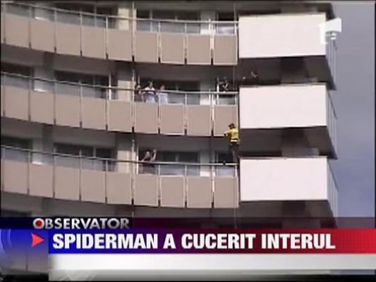 “Spiderman” a escaladat Hotelul Intercontinental din Bucuresti