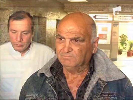 Sustine ca doi agenti de politie l-au batut crunt