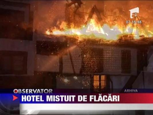 Hotel mistuit de flacari