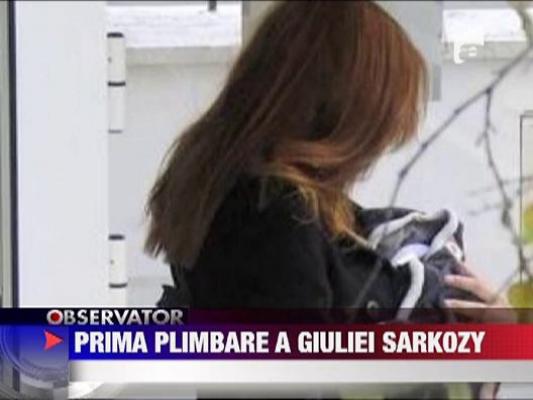 Prima plimbare a Giuliei Sarkozy