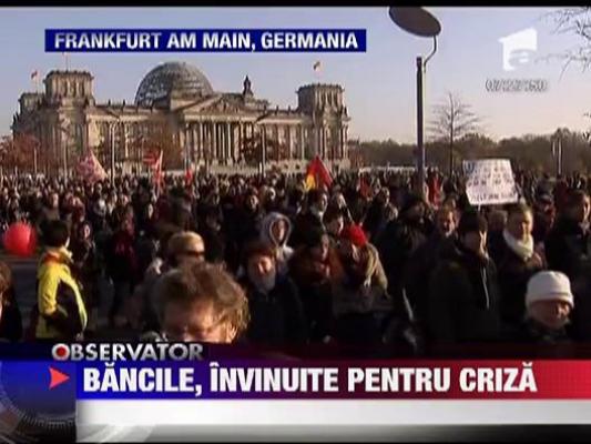 Mii de manifestanti in Frankfurt